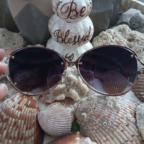 *Giveaway* Fashion Inspired Luxury Black Sunglasses main image 5